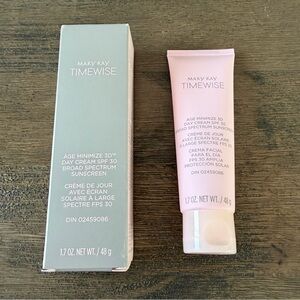 Mary Kay Timewise Age Minimize Day Cream SPF 30 NIB